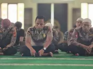 Binrohtal Polda Sumsel memperkuat Imtaq serta moral personel anggota Polri profesional ,humanis dan berintegritas